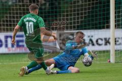 Bezirksliga - Saison 2023/2024 - SV Manching  - SV Sulzemoos - Sebastian Graßl (Nr.10 - SV Manching) mit einer Torchance - Kronschnabl Maximilian Torwart schwarz Sulzemoos - Foto: Meyer Jürgen