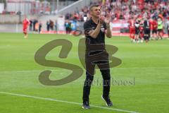 3. Liga - Saison 2023/24 - Rot-Weiss Essen - FC Ingolstadt 04 -  -  Die Mannschaft bedankt sich bei den Fans - Cheftrainer Michael Köllner (FCI) - XXXXX - Foto: Meyer Jürgen