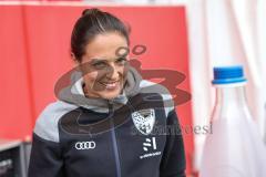 3. Liga; FC Ingolstadt 04 - VfB Lübeck; Cheftrainerin Sabrina Wittmann (FCI) gut gelaunt