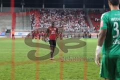 Toto-Pokal - Saison 2023/2024 - FC Ingolstadt 04 - Jahn Regensburg - Elmeterschießen - Daouda Beleme (Nr.9 - FCI) - Torwart Alexander Weidinger (Nr.32 - Regensburg) - Foto: Meyer Jürgen