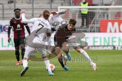 2.BL; FC Ingolstadt 04 - FC ST. Pauli; Merlin Röhl (34, FCI) Irvine Jackson (7 Pauli) Zweikampf Kampf um den Ball Hans Nunoo Sarpei (18 FCI)