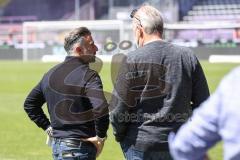 Relegation 2 - VfL Osnabrück - FC Ingolstadt 04 - Cheftrainer Tomas Oral (FCI) mit Vorsitzender des Vorstandes Peter Jackwerth (FCI) vor dem Spiel