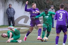 Testspiel - Fußball - SV Manching - VFR Neuburg/Donau  - Ousseynou Tamba (#10 Manching) - Rutkowski Sebastian #23 links Neuburg lila - Stegmeir Sebastian #3 lila Neuburg - Foto: Jürgen Meyer