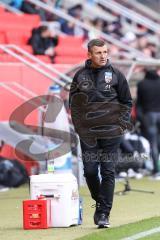 3. Liga; FC Ingolstadt 04 - MSV Duisburg; an der Seitenlinie, Spielerbank Cheftrainer Michael Köllner (FCI)