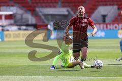 3. Liga - FC Ingolstadt 04 - TSV 1860 München - Torwart Hiller Marco (1, 1860) foult Fatih Kaya (9, FCI) und bekommt rote Karte