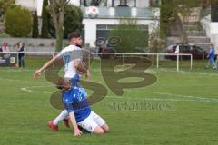 Kreisklasse - Saison 2025/26- TSV Großmehring - SV Oberstimm-  - Maximilian Samweber blau Großmehring - Jonas Weidinger weiss Oberstimm  - Foto: Meyer Jürgen