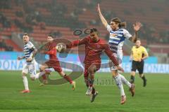 3. Liga; FC Ingolstadt 04 - MSV Duisburg; Zweikampf Kampf um den Ball Marcel Costly (22, FCI) Bitter Joshua (29 MSV)