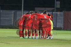 Bayernliga Süd - Saison 2022/2023 - FC Ingolstadt 04 -  VFB Hallbergmoos - Die Mannschaft bildet einen Kreis vor dem Spiel - Foto: Meyer Jürgen