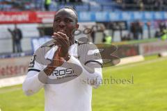 3. Liga; SV Meppen - FC Ingolstadt 04; Sieg Jubel Freude, Spiel ist aus. Spieler bedanken sich bei den Fans, Moussa Doumbouya (27, FCI)