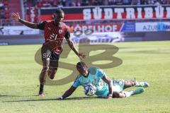 3. Liga; FC Ingolstadt 04 - TSV 1860 München; Zweikampf Kampf um den Ball Daouda Beleme (9, FCI) Kwadwo Leroy (21 TSV)