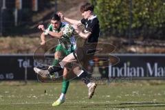 Landesliga - Saison 2025/26 - SV Manching - TSV Schwabmünchen - Leon Peric (Nr.20 - SV Manching) - Gumpinger Richard schwarz Schwabmünchen - Foto: Meyer Jürgen