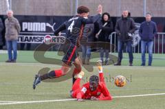 A - Junioren Bundesliga Süd/Südwest -  Saison 2021/2022 - FC Ingolstadt 04 - Eintracht Frankfurt - Madougou Ibrahim (#9 FCI) wird gefoult durch Gebuhr Mario schwarz Frankfurt - Foto: Meyer Jürgen