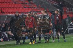 2.BL; FC Ingolstadt 04 - Erzgebirge Aue; Tor Jubel Treffer Andreas Poulsen (2, FCI) Siegtreffer in Nachspielzeit, Jubel an der Bank, Patrick Schmidt (32, FCI) Christian Gebauer (22, FCI) Jonatan Kotzke (25, FCI)