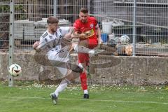 Kreisliga - Saison 2024/25- TSV Kösching - TSV Hohenwart - Leon Sedlmair weiss Hohenwart - Valentin Hafner rot Kösching - Foto: Meyer Jürgen