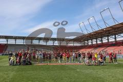 3. Liga; FC Ingolstadt 04 - VfB Lübeck; Spieler bedanken sich bei den Fans, Sieg Jubel Freude 6:1