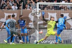 2.BL; FC St. Pauli - FC Ingolstadt 04, Torwart Fabijan Buntic (24, FCI) in Bedrängnis, Merlin Röhl (34, FCI) Paqarada Leart (23 Pauli) Christian Gebauer (22, FCI) Michael Heinloth (17, FCI)