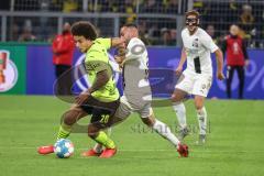 DFB Pokal; Borussia Dortmund - FC Ingolstadt 04; Witsel Axel (28 BVB) Fatih Kaya (9, FCI)