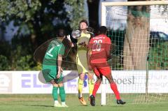 Freundschaftsspiel - Saison 2023/2024 - SV Manching - FC Ingolstadt 04 - Torwart Leopold Leimeister (Nr.1 - FCI U21) - Mfundi Ardy (Nr.26 - FCI U21) - Stefan Müller (Nr.7 - SV Manching) -  - Foto: Meyer Jürgen