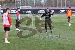 3.Liga - Saison 2022/2023 - FC Ingolstadt 04 -  - Cheftrainer Michael Köllner (FCI) beim ersten Training - Cheftrainer Michael Köllner (FCI) gibt Anweisungen -  - Foto: Meyer Jürgen