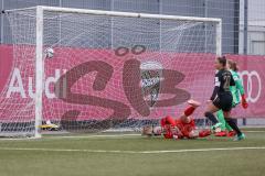 2. Frauen-Bundesliga - Saison 2021/2022 - FC Ingolstadt 04 - FC Bayern München II - Der 2:2 Ausgleichstreffer durch Maier Ramona (#18 FCI) - Valerie Guha Torwart München - Kappes Jana schwarz München - jubel - Foto: Meyer Jürgen