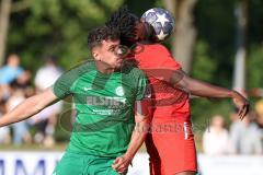 Freundschaftsspiel - Saison 2023/2024 - SV Manching - FC Ingolstadt 04 - Michael Udebuluzor (Nr.24 - FCI U21) - Daniel Spieß (Nr.22 - SV Manching) -  - Foto: Meyer Jürgen