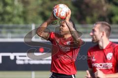 2.BL; FC Ingolstadt 04 - Neuer Cheftrainer Andre Schubert mit Co-Trainer Asif Saric im ersten Training, Spaß im Training, Justin Butler (31, FCI)