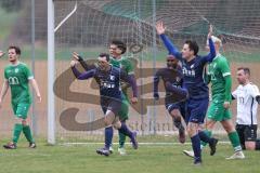 Kreisklasse - Saison 2024/25- SV Lippertshofen - TSV Etting - Arnold Azeem blau Etting - Michael Balzer Torwart Lippertshofen kann den Ball nicht festhalten und ist der 0:1 Führungstreffer durch Norbert Redl blau Etting - jubel -  - Foto: Meyer Jürgen