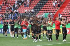 DFB Pokal; FC Ingolstadt 04 - SV Darmstadt 98; Spieler bedanken sich bei den Fans, Thomas Rausch (45, FCI) Pascal Testroet (37, FCI) Tobias Schröck (21, FCI) Denis Linsmayer (23, FCI) Nico Antonitsch (5, FCI) Tim Civeja (8, FCI) Torwart Marius Funk (1, FC