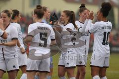 DFB -Pokal Frauen - Saison 2025/26 - FC Ingolstadt 04 Frauen - FC Bayern München - Die Mannschaften vor dem Spiel - Abklatschen - Foto: Meyer Jürgen