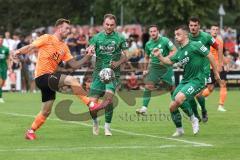 Toto-Pokal; SV Manching - FC Ingolstadt 04; Zweikampf Kampf um den Ball Jannik Mause (7, FCI) #Ralf Schröder (SVM)#Fabian Neumayer SVM)