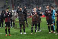 2.BL; FC Ingolstadt 04 - Erzgebirge Aue; Spieler bedanken sich bei den Fans, Visar Musliu (16, FCI) Cheftrainer Rüdiger Rehm (FCI) Christian Gebauer (22, FCI) Stefan Kutschke (30, FCI)