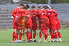 Bayernliga Süd - Saison 2021/2022 - FC Ingolstadt 04 II - TürkAugsburg - Die Mannschaft bildet einen Kreis vor dem Spiel - Foto: Meyer Jürgen