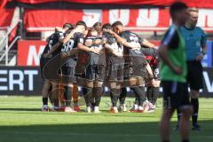 3. Liga - Saison 2024/25 - FC Ingolstadt 04 - SV Wehen Wiesbaden - Die Mannschaft nach der Pause -  - XXXXX - Foto: Meyer Jürgen