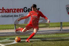 A - Junioren Bundesliga Süd/Südwest -  Saison 2021/2022 - FC Ingolstadt 04 - SC Freiburg - Keidel Felix (#8 FCI) beim Eckball - Foto: Meyer Jürgen