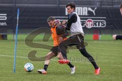 2.BL; FC Ingolstadt 04 - Trainingsstart nach Winterpause, Neuzugänge, Zweikampf Kampf um den Ball Florian Pick (FCI) Thomas Keller (27, FCI)