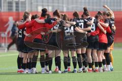 2. Bundesliga Frauen - Saison 2024/25 - FC Ingolstadt 04 Frauen - SC Freiburg II -  Die Mannschaft bildet einen Kreis vor dem Spiel -  - XXXXX - Foto: Meyer Jürgen