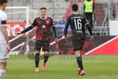 2.BL; FC Ingolstadt 04 - FC ST. Pauli; Tor Jubel Treffer Dennis Eckert Ayensa (7, FCI) mit Visar Musliu (16, FCI)