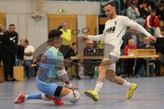 2024_1_6 - Saison 2023/24 - Lotto - Bayern Hallen Cup - Lindenkreuzhalle  - Halbfinale - TSV Gaimersheim - FC Fatih Ingolstadt - Thomas Schreiner weiss Gaimersheim - Marco Ernhofer Torwart Fatih - Foto: Meyer Jürgen