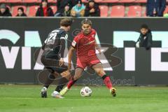3. Liga; FC Ingolstadt 04 - Rot-Weiss Essen; Zweikampf Kampf um den Ball Yann Sturm (7, FCI) Rios Alonso José-Enrique (23 RWE)
