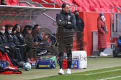 2.BL; FC Ingolstadt 04 - SV Darmstadt 98; Cheftrainer Rüdiger Rehm (FCI) an der Seitenlinie, Spielerbank