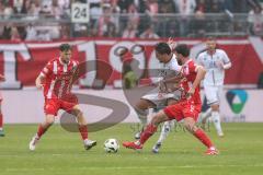 3. Liga; Energie Cottbus - FC Ingolstadt 04; Zweikampf Kampf um den Ball Pascal Testroet (37, FCI) Pelivan Dominik (5 EC)