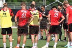 3. Liga - Saison 2024/25 - Trainingsauftakt- FC Ingolstadt 04 -  - Cheftrainerin Sabrina Wittmann (FCI) mit Taktiktafel - XXXXX - Foto: Meyer Jürgen