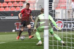 3. Liga - FC Ingolstadt 04 - 1. FC Saarbrücken - Stefan Kutschke (30, FCI) Torwart Batz Daniel (1 SB)