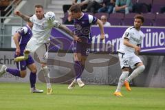 3.Liga - Saison 2022/2023 - Erzgebirge Aue - FC Ingolstadt 04 - Patrick Schmidt (Nr.9 - FCI) - Anthony Barylla (Nr.23 - Erzgebirge Aue) -  - Foto: Meyer Jürgen