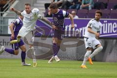 3.Liga - Saison 2022/2023 - Erzgebirge Aue - FC Ingolstadt 04 - Patrick Schmidt (Nr.9 - FCI) - Anthony Barylla (Nr.23 - Erzgebirge Aue) -  - Foto: Meyer Jürgen