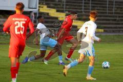 Bayernliga - U17 - Saison 2022/2023 - FC Ingolstadt 04 -  1860 München - Drakulic Ognjen rot FCI - Musuasua Job blau 1860 München - Foto: Meyer Jürgen