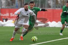 AUDI - Schanzer Amateurcup - Finale -  2026  - SV Hundszell - SV Denkendorf - Emre Arik weiss Hundszell - Jonas Löffler grün Denkendorf - Foto: Meyer Jürgen