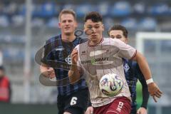 3. Liga - Saison 2025/26 - Waldhof Mannheim  -  FC Ingolstadt 04 - Mads Borchers (Nr.9 - FC Ingolstadt 04) - Diego Michel (Nr.28 - Waldhof Mannheim) - Foto: Meyer Jürgen