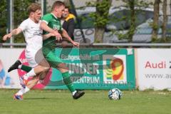 Bezirksliga - Saison 2024/25 - FC Gerolfing - SV Waldeck-München - Matthias Hamm (Nr.17 - FC Gerolfing) - Christopher Seizinger weiss Waldeck - Foto: Meyer Jürgen