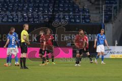 3. Liga - Hansa Rostock - FC Ingolstadt 04 - Spiel  ist aus, Unentschieden 1:1, Enttäuschung, hängende Köpfe, Bentley Baxter Bahn (8 Rostock) Tobias Schröck (21, FCI) Marc Stendera (10, FCI) Robin Krauße (23, FCI) Caniggia Ginola Elva (14, FCI) Marcel Gau